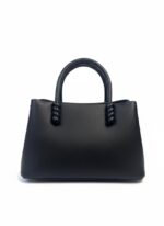 ⁦حقيبة يد نسائية عصرية - تصميم "توت" بجلد ناعم مع إكسسوار دبدوب لطيف⁩ - الصورة ⁦4⁩