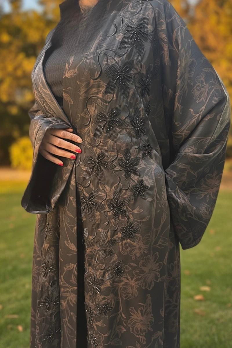 88 عباية ستان ثقيل بلون بني شوكولاتة - قصة كلوش وتطريز يدوي كامل - الصورة 1