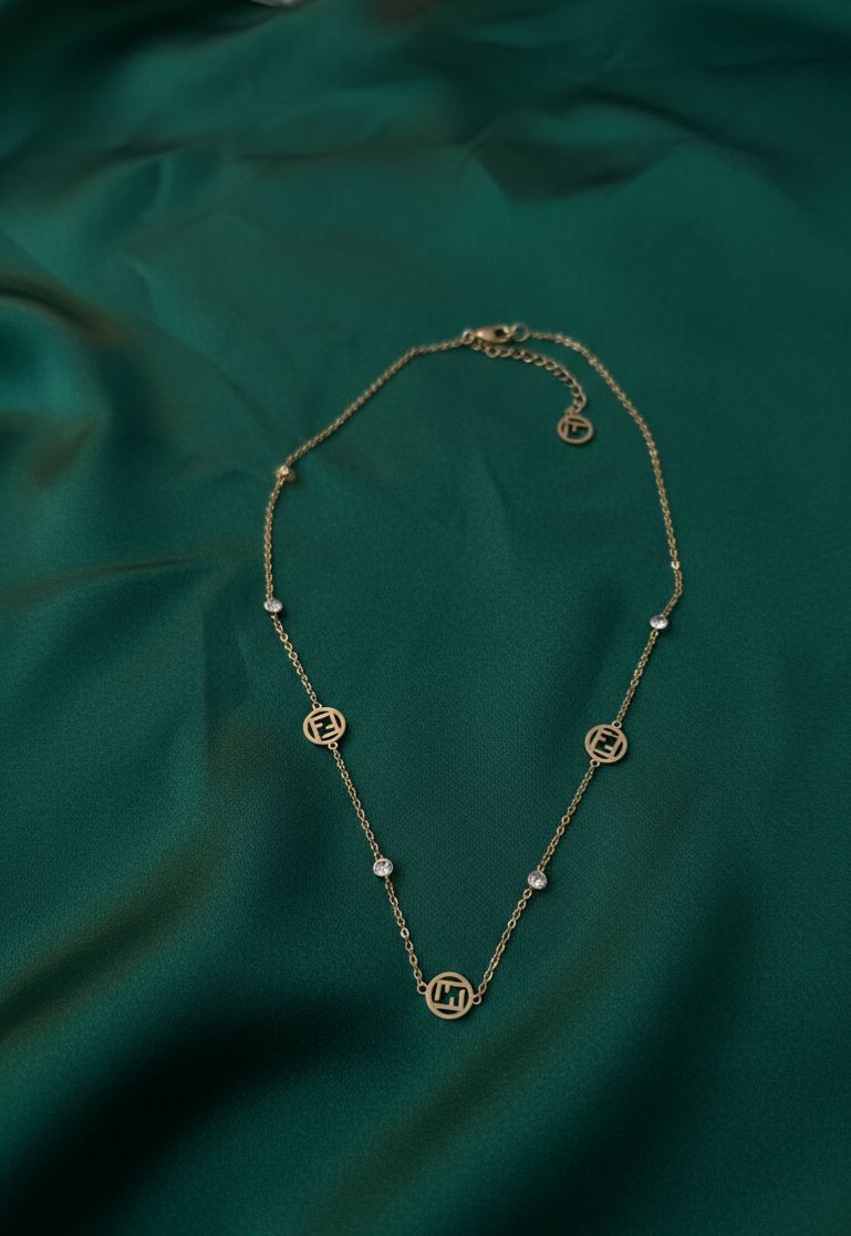 WhatsApp Image 2026-02-10 at 7.33.31 PM قلادة Fendi Master Quality – فخامة تدوم بضمان حقيقي - الصورة 1