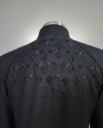 ⁦عباءة "كلوش" ملكية بتطريز خرز - قماش إنترنت⁩ - الصورة ⁦3⁩