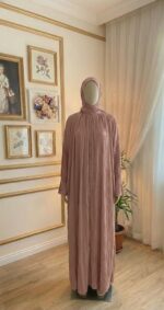 ⁦إسدال صلاة "بليسيه" فاخر – قطعة واحدة تجمع بين الراحة والجمال⁩ - الصورة ⁦2⁩