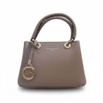 لورينا كلاسيك" (Loraina & Classic) – لمسة من الفخامة اليومية