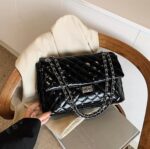 ⁦حقيبة "إيليجانس" الكلاسيكية – لمسة فخامة تناسب كل المناسبات⁩ - الصورة ⁦2⁩