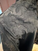 ⁦عباية  ستان ثقيل بلون بني شوكولاتة - قصة كلوش وتطريز يدوي كامل⁩ - الصورة ⁦5⁩