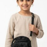 حقيبة كتف (كروس) مبطنة للبنات بلمسة كلاسيكية وإبزيم ذهبي