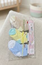 ⁦طقم جوارب أطفال ناعمة بتصميم "دب الصداقة" مع حواف كشكش - (3 أزواج)⁩ - الصورة ⁦8⁩