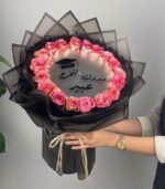 ⁦فازة ورد صناعي تخرج مخصصة بالاسم⁩ - الصورة ⁦4⁩