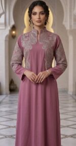 ⁦جلابية نسائية مطرزة بتطريز ذهبي فاخر (تتوفر بألوان متعددة)⁩ - الصورة ⁦2⁩