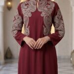 جلابية نسائية مطرزة بتطريز ذهبي فاخر (تتوفر بألوان متعددة)