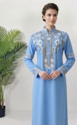عباية نسائية فاخرة بتطريز أنيق وياقة مرتفعة
