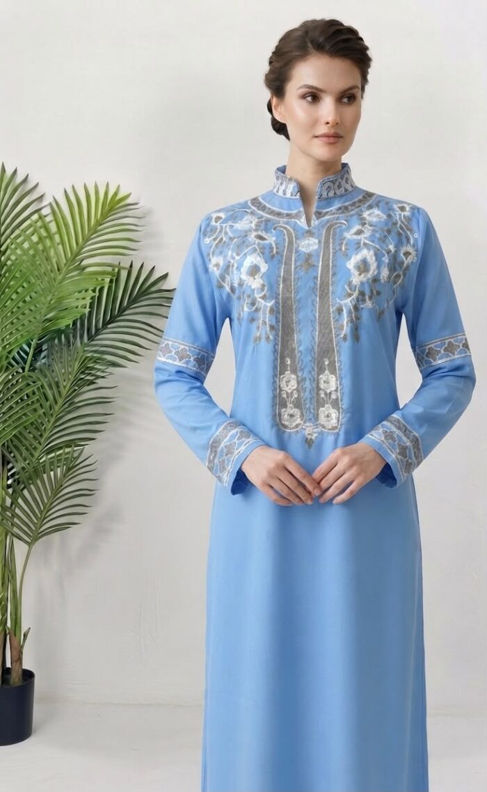 عباية نسائية فاخرة بتطريز أنيق وياقة مرتفعة